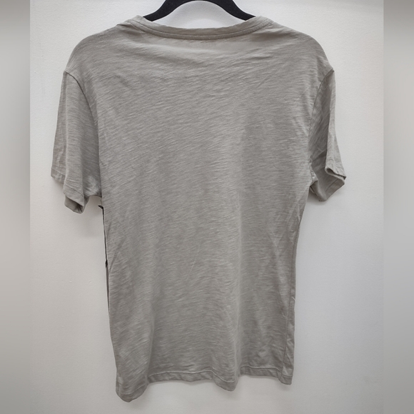 William Rast T-shirt New with one tag - Picture 4 of 10